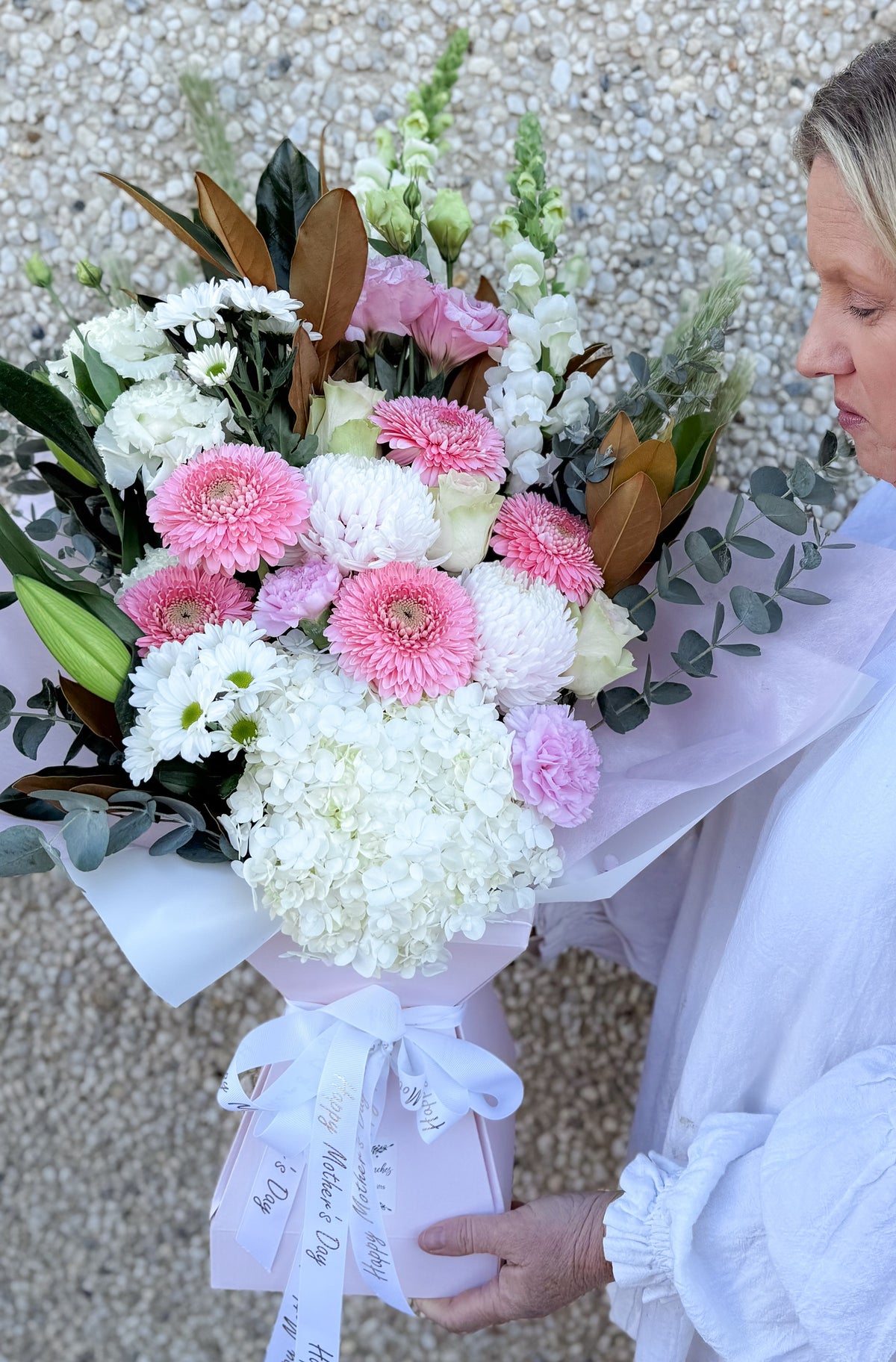 BLOOMS FOR MUM