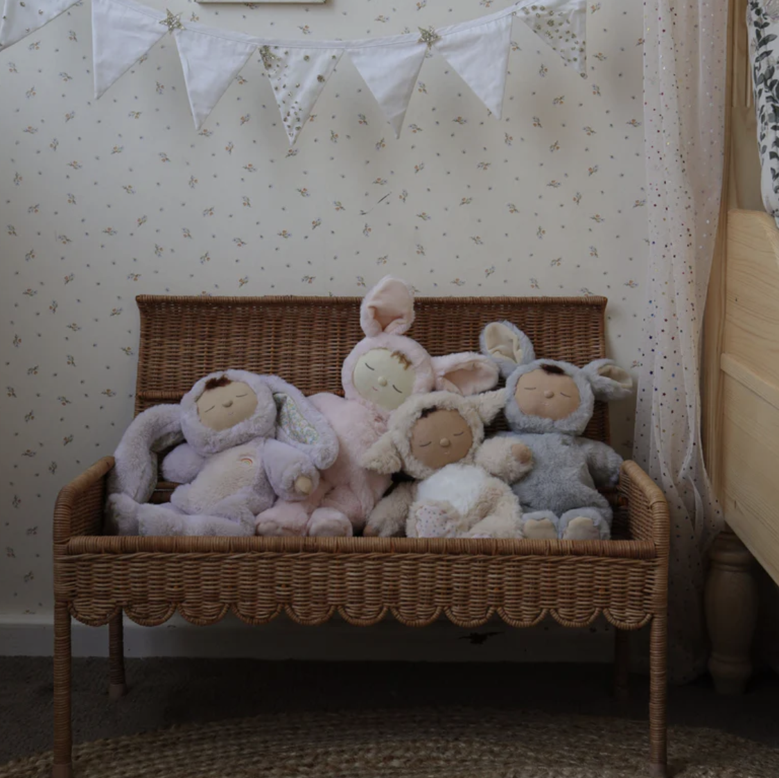 Petal Storie Bench | Natural