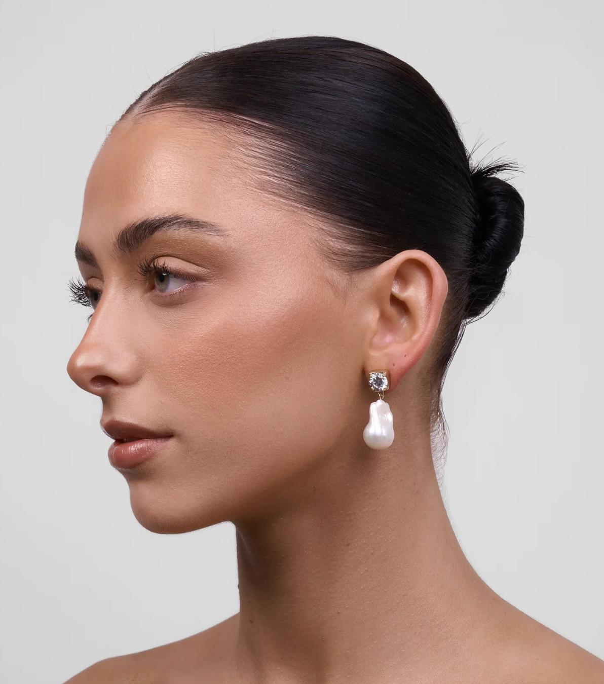 Sallie Gold Pearl Earring