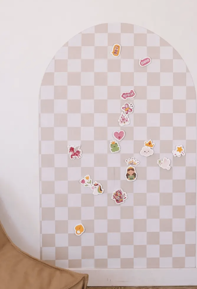 Magnetic Playwall | Checkered