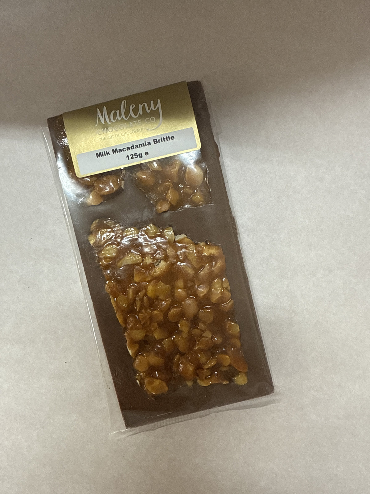 Milk Macadamia Brittle Bar | Large